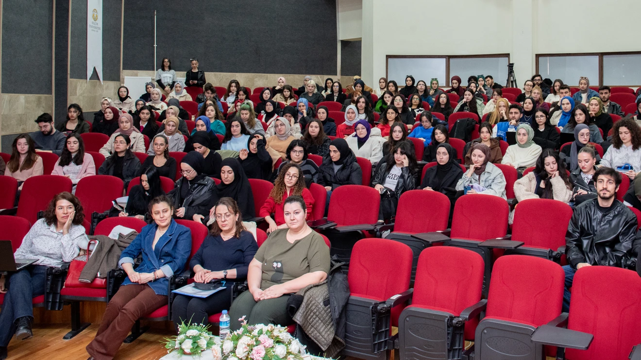 Selçuk Üniversitesinde yapay zekanın önemi anlatıldı